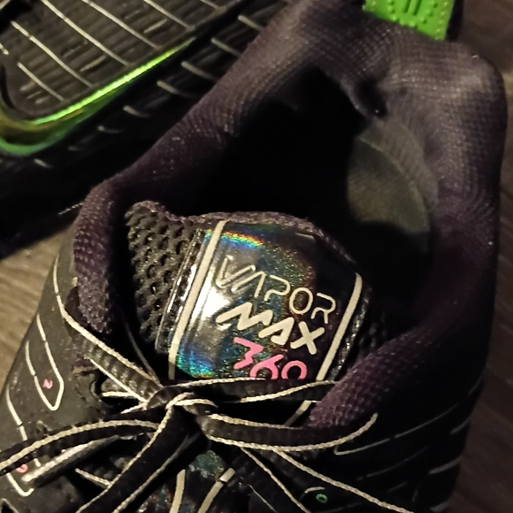 Nike Men's Black and Multicolor Athletic Shoes - Picture 6 of 8